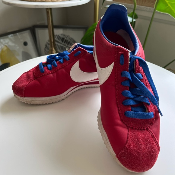 Nike,  red, 4.5 US - Picture 2 of 5